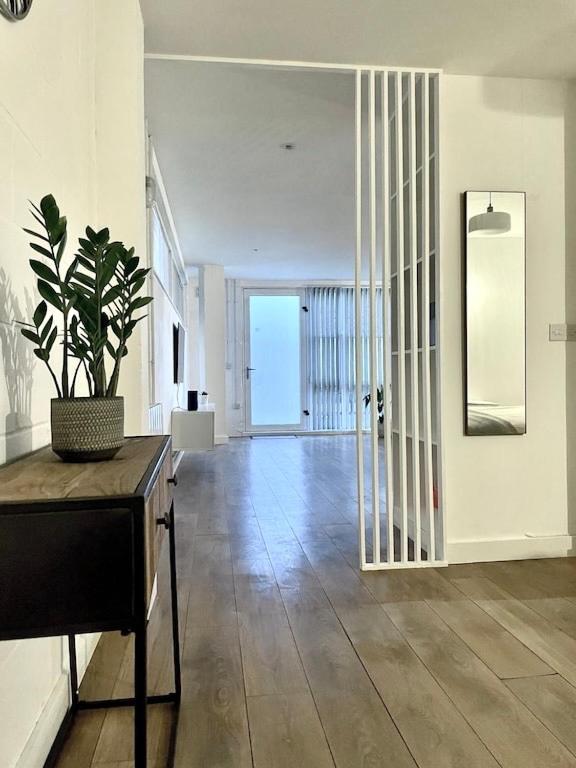 Spacious Industrial Style Apartment ลอนดอน ภายนอก รูปภาพ